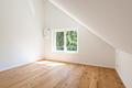 Zum Erstbezug: 3-Zimmer-Wohnung mit Dachterrasse in ruhiger Lage - Schlafzimmer mit Blick ins Grüne