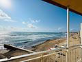 Renovierungsbedürftiges Appartement mit 2 Schlafzimmern und 1 Bad in erster Linie am Strand