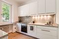 Stil und Charme: Möblierte 2,5-Zimmer-Wohnung mit Balkon in feinster Bogenhauser Lage - Moderne Küche