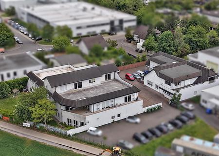 Perfekter Mix mit Top-Rendite: Wohn- und Gewerbe-Ensemble auf großem Areal - Außenansicht