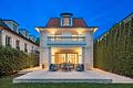 À la française: Elegant-luxuriöse Familien-Villa mit Spa im feinsten Herzogpark - Luxuriöse Familienvilla im französischen Stil