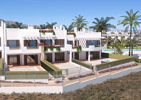Erdgeschoss-Wohnungen mit 2 Schlafzimmern, 1 - 2 Bädern, Tiefgaragenstellplatz und Gemeinschaftspool in erster Linie am Strand