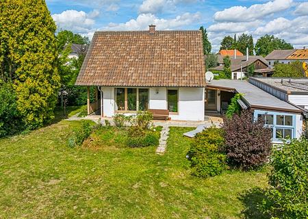 Häuschen mit großem Garten und besten Möglichkeiten I 5 Jahre Wohnrecht für Verkäufer - EFH