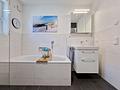 Zum Verlieben! Traumhaftes Wohnambiente - elegant, modern, neuwertig. Bezugsfrei. - Badezimmer-Ansicht3