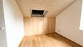 Lichtdurchflutete 2-Zimmer-Dachgeschosswohnung - Schlafen Originalfoto