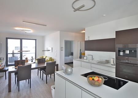 Stilvolle 3-Zimmer-Wohnung mit traumhafter Dachterrasse im Franklin-Areal - Küche/Essen/Wohnen