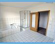 Schöne 3-Raumwohnung mit südseitigem Balkon ! - Bad mit Dusche und Wanne