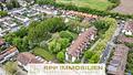Lichtdurchfluteter Wohntraum mit 4-Zimmer-Option in parkähnlicher Umgebung in Oberschleißheim - Luftaufnahme Wohnanlage