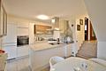 Wohntraum mit Balkon: 4-Zimmer-Wohnung mit neuen Fenstern und modernem Komfort - Küche