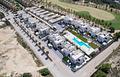 Erdgeschoss-Appartements mit 2 Schlafzimmern 2 Bädern, privatem Garten und Gemeinschaftspool in sehr schöner Golfanlage