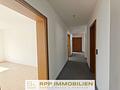 Lichtdurchflutete 4,5-Zimmer-Wohnung mit Süd-Balkon und Privatgarten in Lohhof - Flur