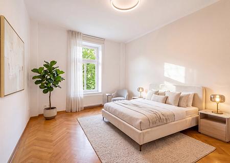 Charmante, bezugsbereite 2-Zimmer-Altbau-Wohnung in grüner Spitzenlage - Schlafen (virtuell möbliert)