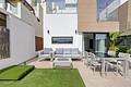 Moderne freistehende Villa mit 3 Schlafzimmern, 2 Bädern, Gäste-WC und privatem Pool in El Raso