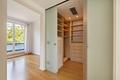 Nymphenburger Parkidylle trifft Penthouse-Chic - Ankleide mit Einbauten