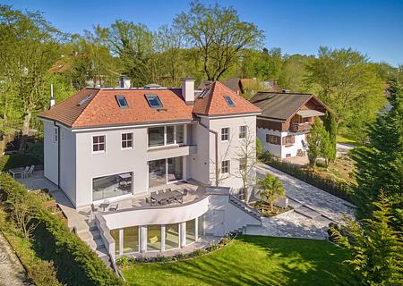 Hochkarätige Architekten-Villa in ruhiger Starnberger Lage mit luxuriöser Ausstattung - Hochklassige Villa mit Doppelgarage
