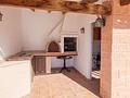 Sehr schöne Landhaus-Villa mit 3 Schlafzimmern, 2 Bädern, Dachterrasse und Privatpool