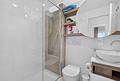 Moderne Wohnung mit eigenem Garten und direktem Zugang zum Pool