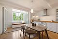 Flexible Nutzungsoptionen: 2 benachbarte Wohnungen über 218 m² in Villa von 1890 am Schlosskanal - Kochen virtuell möbliert