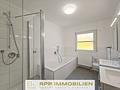 Großzügiges Zuhause für die ganze Familie - top gepflegt und voller Möglichkeiten - Badezimmer