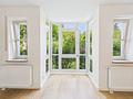 gut geschnittene, renovierte & sofort verfügbare, leere Erdgeschoßwohnung in Solln - großes Fenster