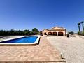 Mediterranes Landleben - Charmantes Einfamilienhaus mit privatem Pool im Herzen der Vega Baja