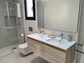 Schöne Villa in einem Golfresort mit privatem Sicherheitsdienst - Upstairs master en-suite bathroom