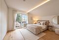 Sonniges Einfamilienhaus zur Neugestaltung auf ca. 1.804 m² großem Grundstück - Schlafzimmer mit Zugang zum Balkon (virtuell möbliert)