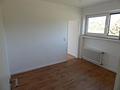 Frisch renovierte 3-Zimmer-Wohnung mit Balkon, Loggia & saniertem Bad im gepflegten Zweifamilienhaus - Kueche Bild 2