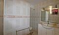 ***Reihenhaus mit zwei Schlafzimmern und der Möglichkeit eines dritten, 2 Badezimmern, Souterrain***