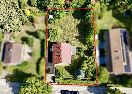 Exklusive Wohnlage in Pullach - Grundstück mit Altbestand / Abbruch ZFH im Erbbaurecht zu vergeben - Blick aufs Grundstück