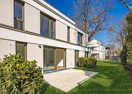 Erstbezug: Familiengerechte, lichterfüllte 3-Zimmer-Wohnung mit charmantem Westgarten - Haus 2