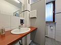 Großzügiges Büro im Münchner Südwesten, Neuried. - WC Herren (Bild1)