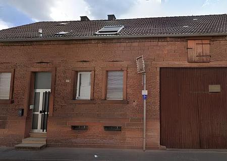 Generationenübergreifende Behaglichkeit! Bauplatz für die Familienerweiterung incl.! - 0 - Frontansicht Straße