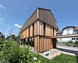 HOLZKIRCHEN - sofort bezugsfertig: Premium-Stadthaus, ein architektonisches und ökologisches Juwel - Aussenansicht