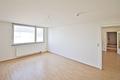 Vermietetes MFH mit Bauland – Top-Investment für Bauträger und Kapitalanleger - Wohnzimmer_2