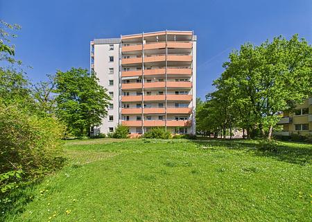Solide Kapitalanlage mit Perspektive: Moderne 3-Zimmer-Wohnung in Germering - Hausansicht