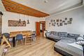Historischer Charme trifft Moderne – komplett renovierte Altbauwohnung mit Garten - Wohn- und Esszimmer