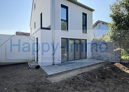 bezugsfreie DHH in Bogenhausen mit Garage - Gartenansicht