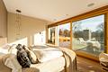Architekten-Villa mit hochklassiger Ästhetik, Spa-Bereich und Pool in einzigartiger Lage - Mastersuite mit Dachterrasse