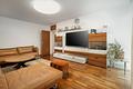 Große und ruhig gelegene 4-Zimmer-Wohnung mit 2 Balkonen in Aschheim - Wohnzimmer