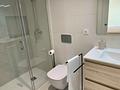 Schöne Villa in einem Golfresort mit privatem Sicherheitsdienst - Downstairs master en-suite bathroom