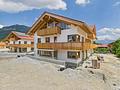 Ihre Traumwohnung in Schliersee-Neuhaus
- Bergpanoramablick
- Südterrasse 
- Großer Garten - Außenansicht 