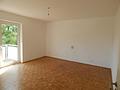 Frisch renovierte 3-Zimmer-Wohnung mit Balkon, Loggia & saniertem Bad im gepflegten Zweifamilienhaus - Schlafzimmer Bild 1