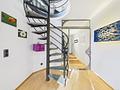 Schöne Maisonette-Dachgeschosswohnung in einem kleinen Mehrfamilienhaus mit nur 6 Einheiten in Solln - Treppe zum Dachstudio 