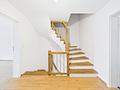 VORABVERÖFFENTLICHUNG:
Attraktive, großzügige Doppelhaushälfte in Westerham
- Idyllische Lage - Referenzbilder Nachbarhaus / Treppe ins Dachgeschoss