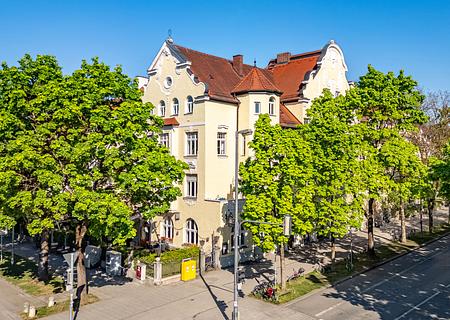 Imposantes Altbau-Juwel von 1904 mit 6 Wohnungen und Gastronomie in Gerner Toplage - Imposantes Altbau-Juwel