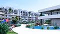 Appartements mit 2 Schlafzimmern, 2 Bädern, Klimaanlage, Einbauküchen mit Elektrogeräten, Tiefgaragenstellplatz, Gemeinschaftspool und Spa