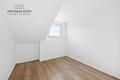 Hochwertige 4 Zimmer DG-Whg in vollständig saniertem Dreifamilienhaus mit bester Energieeffizienz A+ - Büro