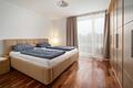 Große und ruhig gelegene 4-Zimmer-Wohnung mit 2 Balkonen in Aschheim - Master Bedroom