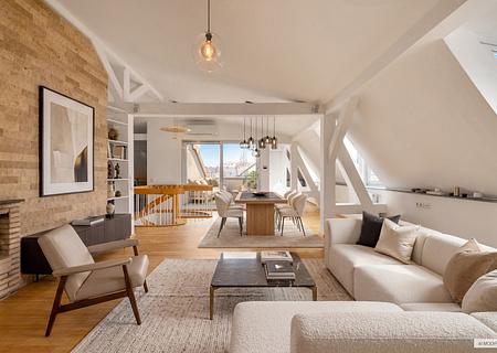 Reizvolle Maisonette-Wohnung mit Dachterrasse und Garage im Altbau von 1896 - Loft-Ambiente (virtuell möbliert)